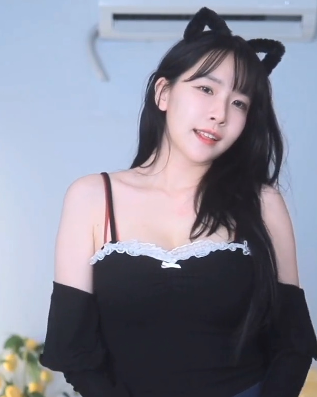 남색 돌핀팬츠 입은 이아린 '헨타이' 리액션 ㅗㅜㅑ