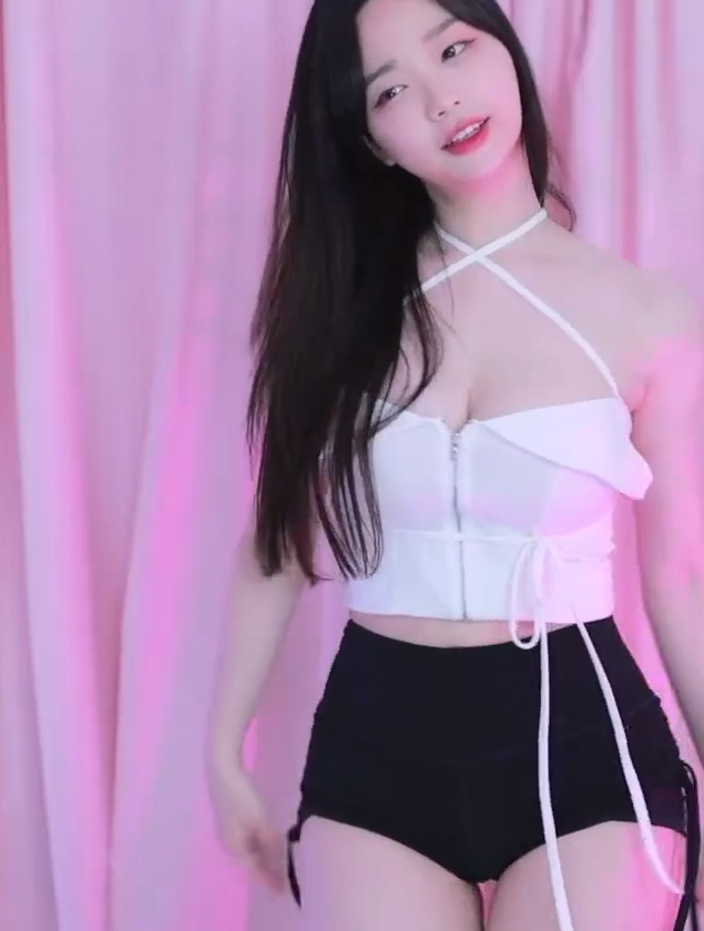 BJ 러아 흰 X자 홀터넥 가슴골 킥드베 + 앙카댄스